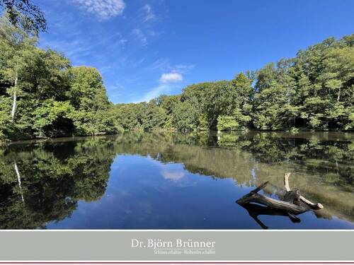 Idylle gleich nebenan - Natur pur direkt nebenan und dennoch zu Fuß zur U1 – Idyllisches Grundstück in ruhiger Lage