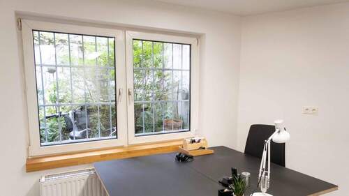 Ausgestatteter Schreibtischplatz - Büro in Köln zur Miete