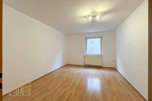 Wohn- / Schlafzimmer - 