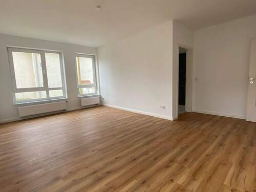 Wohnzimmer - 3 Zimmer Etagenwohnung zur Miete in Magdeburg