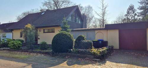 Hausansicht vorne - 6 Zimmer Einfamilienhaus in Ahausen