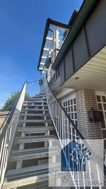 Außentreppe zur Wohnung 2 - 