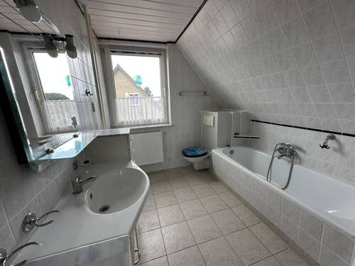 Badezimmer Dachgeschoss - 