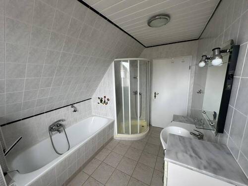Badezimmer Dachgeschoss - 