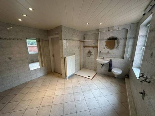 Einliegerwohnung - Badezimmer 2 von 2 - 