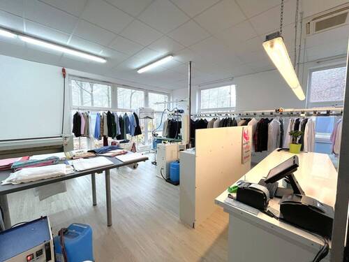 Verkaufsfläche - Gewerbeobjekt (Büro, Produktion, Verkauf) zum Kaufen in Stuhr