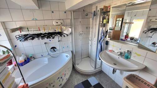 Haus 1, EG, Bad - 