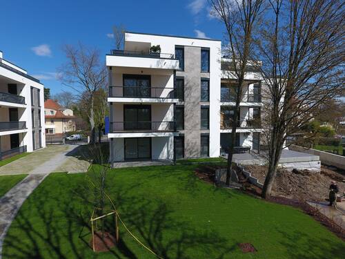 Blick auf Villa 2 - 