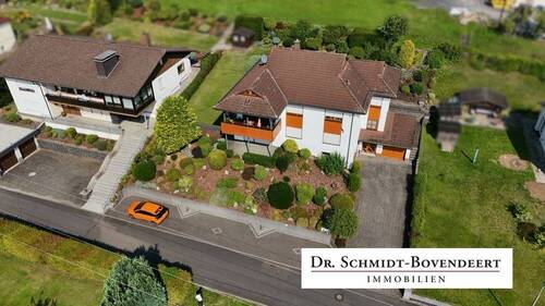 Logo Drohne - Die perfekte Kombination aus gepflegtem Wohnkomfort und Geschäftsmöglichkeit nahe Westerburg.