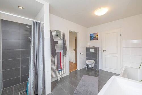 Wannen- und Duschbad - 