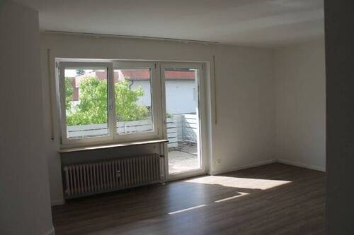 Wohnzimmer - 3 Zimmer Etagenwohnung in Erlangen