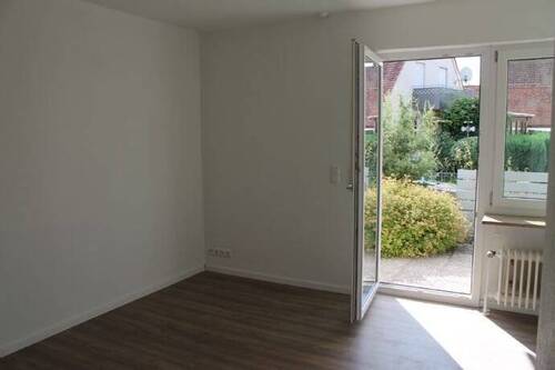 mit Zugang zum Balkon - 