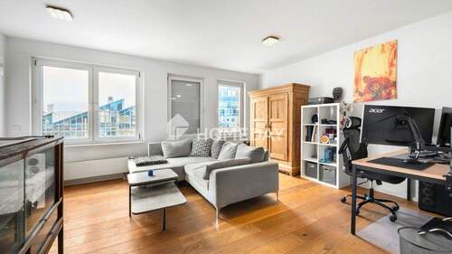 Wohnzimmer 1 - 1 Zimmer Etagenwohnung in Kirchheim unter Teck