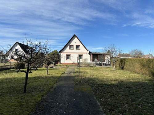 Grundstück Ansicht ost - 