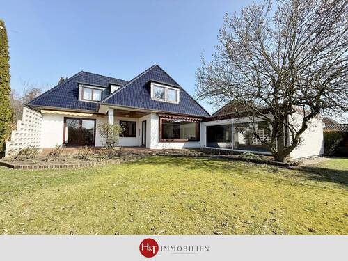 H&T Immobilien - Einfamilienhaus in Stuhr - Großzügiges EFH mit Pool & Garten in Alt-Stuhr