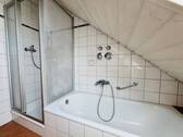 Badewanne + Dusche - 