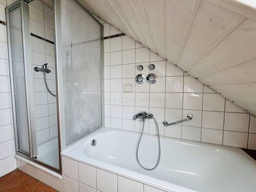 Badewanne + Dusche - 