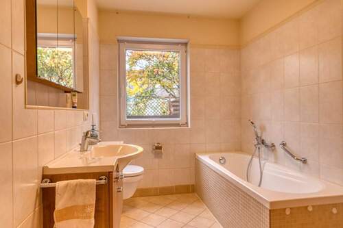 Bad - Doppelhaushälfte mit 163,00 m² in Ottobrunn zum Kaufen