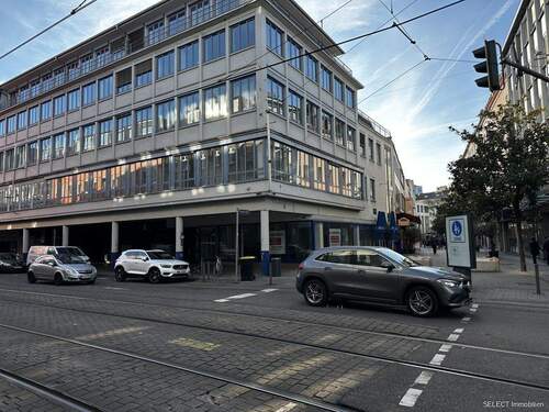 Ansicht Front und rechte Seite - 