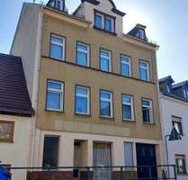 Stadthaus mit Potential! Wohnhaus, Innenhof und WerkstattLagerhalle im Zentrum von Crimmitschau