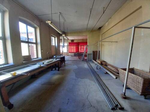 Lagerhalle - 