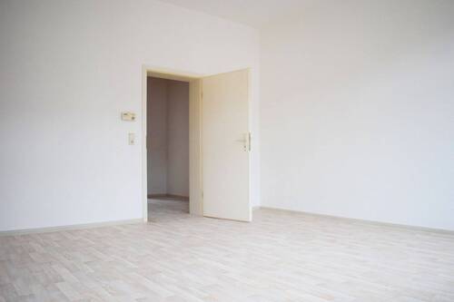 Wohnzimmer - 2 Zimmer Etagenwohnung in Köthen (Anhalt)