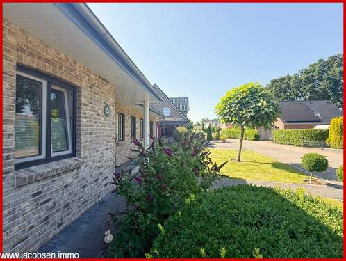 Vorgarten - 6 Zimmer Einfamilienhaus in Kropp