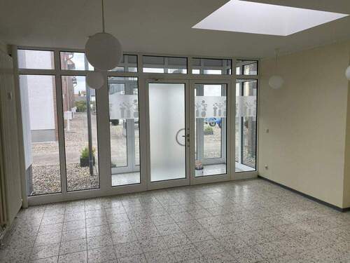 14. Verglaster Eingangsbereich - 