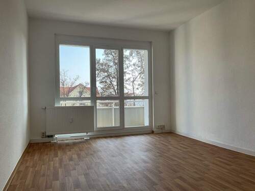 Wohnzimmer - 3 Zimmer Etagenwohnung in Bad Lauchstädt