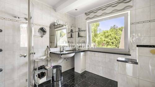 1. OG Badezimmer 1 - 