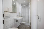 1. Bad der Wohnung im 1. OG - 