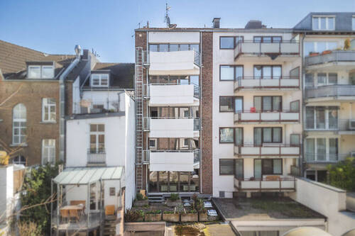 Hofansicht - 2 Zimmer Mehrfamilienhaus, Wohnhaus in Aachen