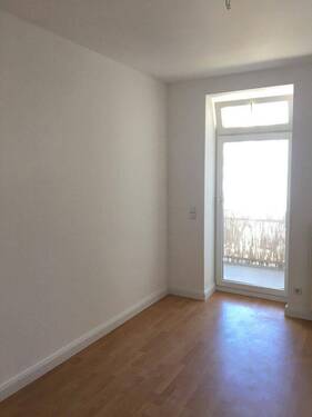 Schlafzimmer/Büro+Balkonzugang - 