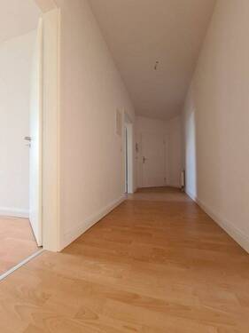Eingang & Flur - 3 Zimmer Etagenwohnung in Chemnitz