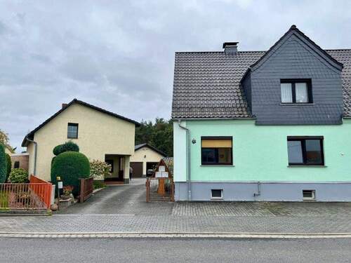 27 Ansicht Straßenseite - 