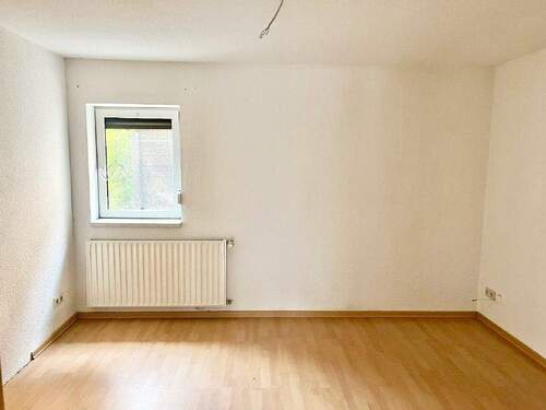 6 Schlafzimmer EG - Einfamilienhaus mit 114,00 m² in Röderaue zur Miete