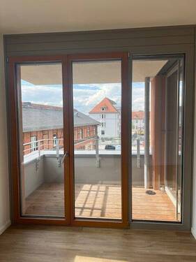 Balkonausblick mit Fenstern - 