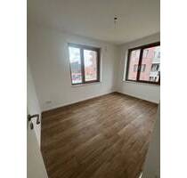 ERSTBEZUG! LETZES HAUS! Größere 4-Zimmer-Wohnung mit 2 Bädern und West-Loggia - Bamberg