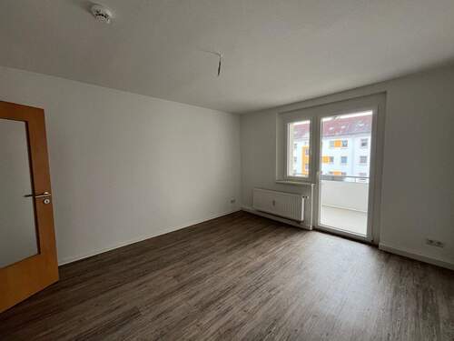 IMG_1675.jpg - Sonne mit Balkon.. ..helle, moderne 3 Zimmer-Wohnung.. Einbauküche gegen Aufpreis möglich . sofort einzugsfertig