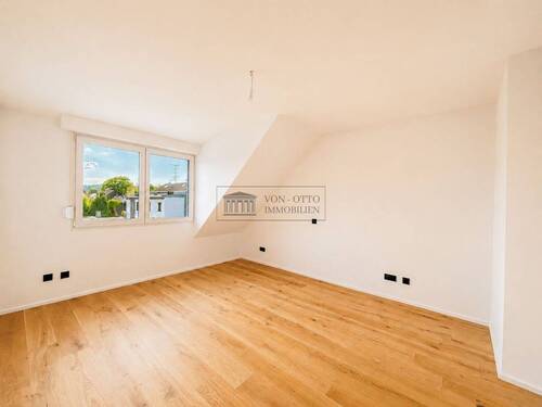 Helles Schlafzimmer - Etagenwohnung mit 72,30 m&sup2; in Frechen zum Kaufen