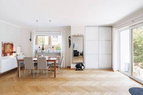 Großzügiger Essbereich - Doppelhaushälfte mit 180,00 m&sup2; in Stahnsdorf zum Kaufen