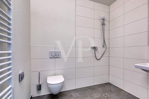 Bad mit bodentiefer Dusche - 