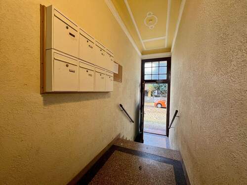 Eingangsbereich - Mehrfamilienhaus, Wohnhaus zum Kaufen in Magdeburg