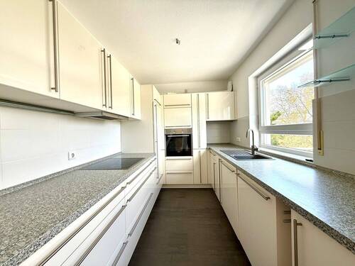 Zeitlose Küche - Etagenwohnung mit 92,00 m&sup2; in Bad Soden am Taunus zur Miete