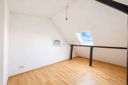 Gemütliches Schlafzimmer - 2 Zimmer Etagenwohnung in Köln