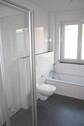 Tageslicht-Bad mit Wanne - 3 Zimmer Terrassenwohnung zur Miete in Delmenhorst