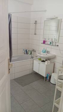 Badezimmer mit Wanne 3. OG - 
