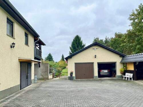 16 Hof, Garage - 
