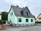 1 Ansicht Straßenseite - Idyllisch wohnen mit Einbauküche