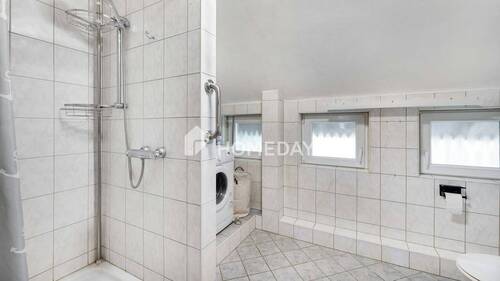 1. OG Badezimmer 1 - 